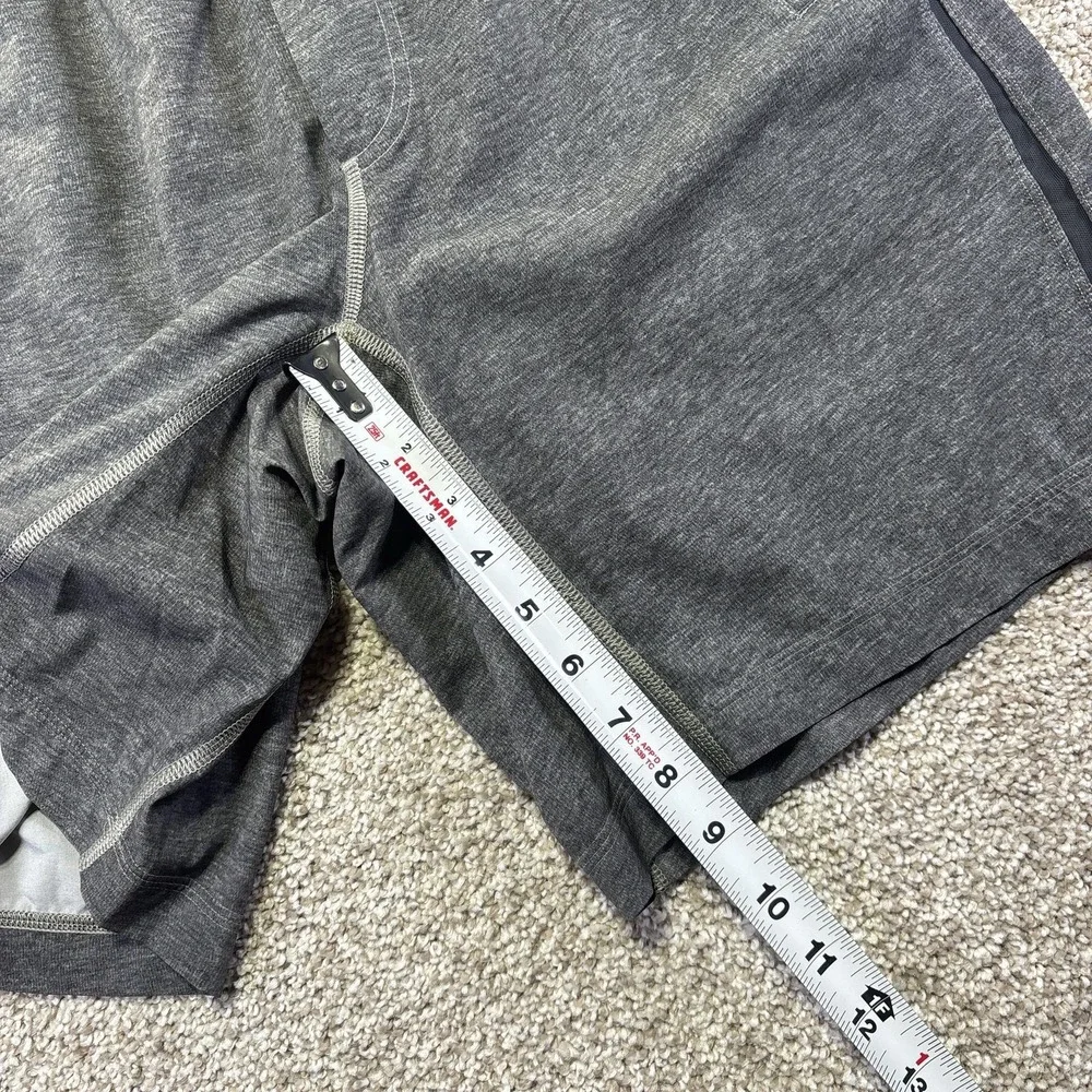 Lululemon Shorts Mens Large Gray Lined‎ Running Training Athletic Gym 9 Inseam
